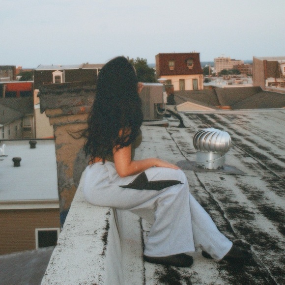 EVERYTHING MUST GO. ACCEPTING ANY OFFERS! 🫶🏽 - Picture 1 of 2